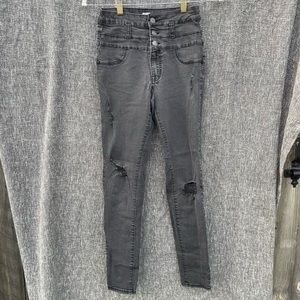 Refuge size 2 distressed black jeans